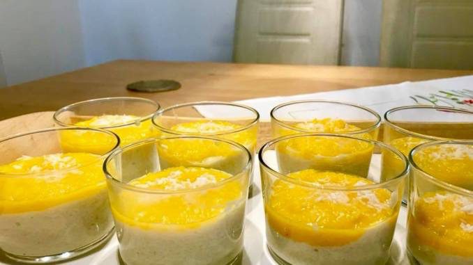 Kokos Grießflammeri mit Mangopürree